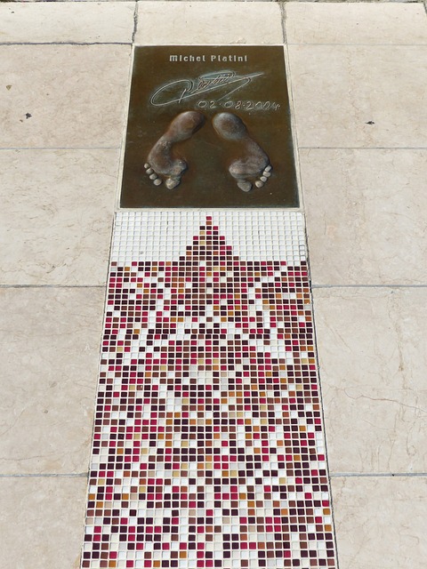 一旦拜仁形 一旦拜仁形